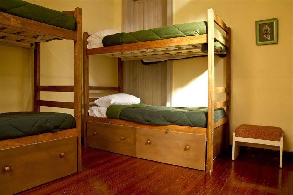 Ukelele Hostel Монтевидео Экстерьер фото